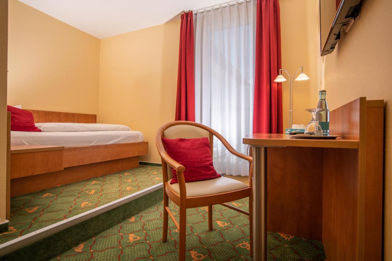 למברוך Hotel Garni Zur Alten Post מראה חיצוני תמונה