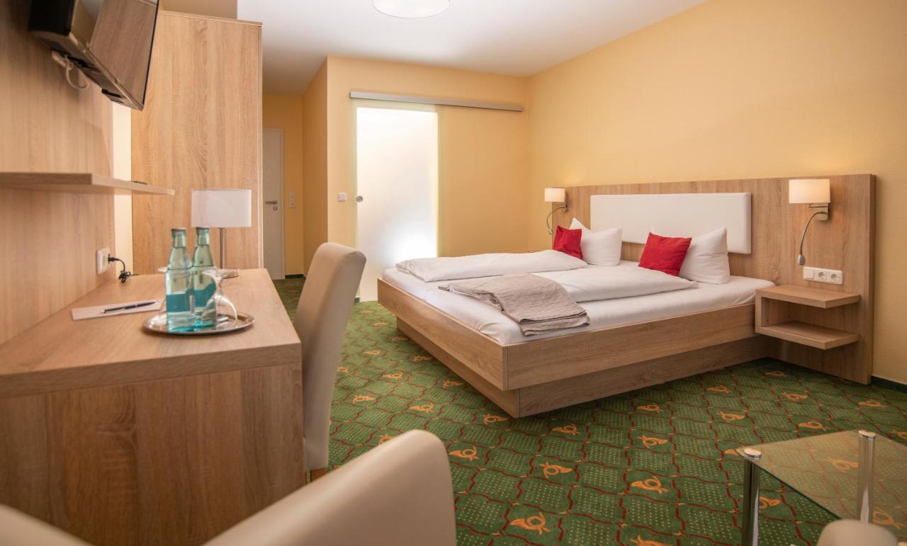 למברוך Hotel Garni Zur Alten Post מראה חיצוני תמונה
